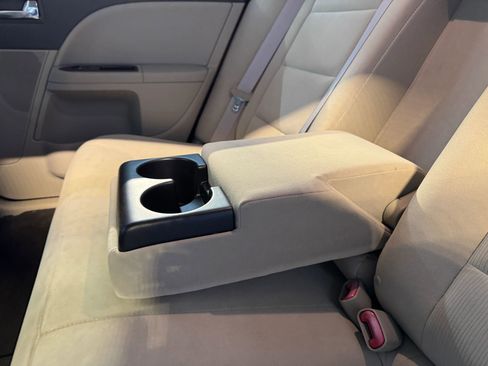 Used 2009 Ford Taurus SEL image 22