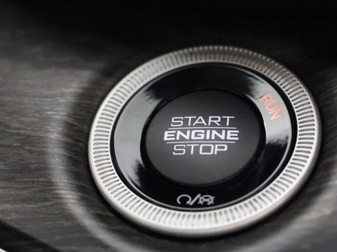 Used 2023 Jeep Grand Cherokee 4WD 4xe image 16