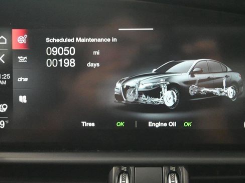 Used 2023 Alfa Romeo Giulia Ti AWD/4WD image 30
