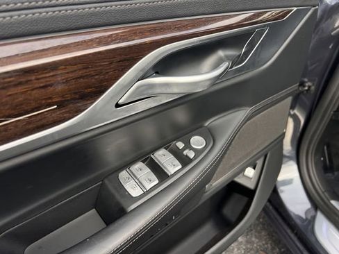 Used 2020 BMW 740i w/ Premium Package RWD image 11