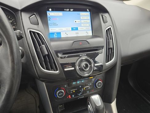 Used 2017 Ford Focus Titanium image 23