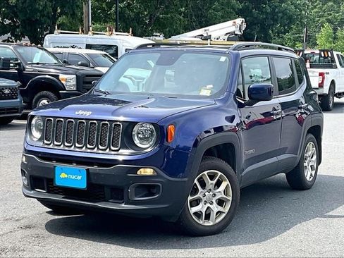 Used 2017 Jeep Renegade Latitude w/ Cold Weather Group AWD/4WD image 3