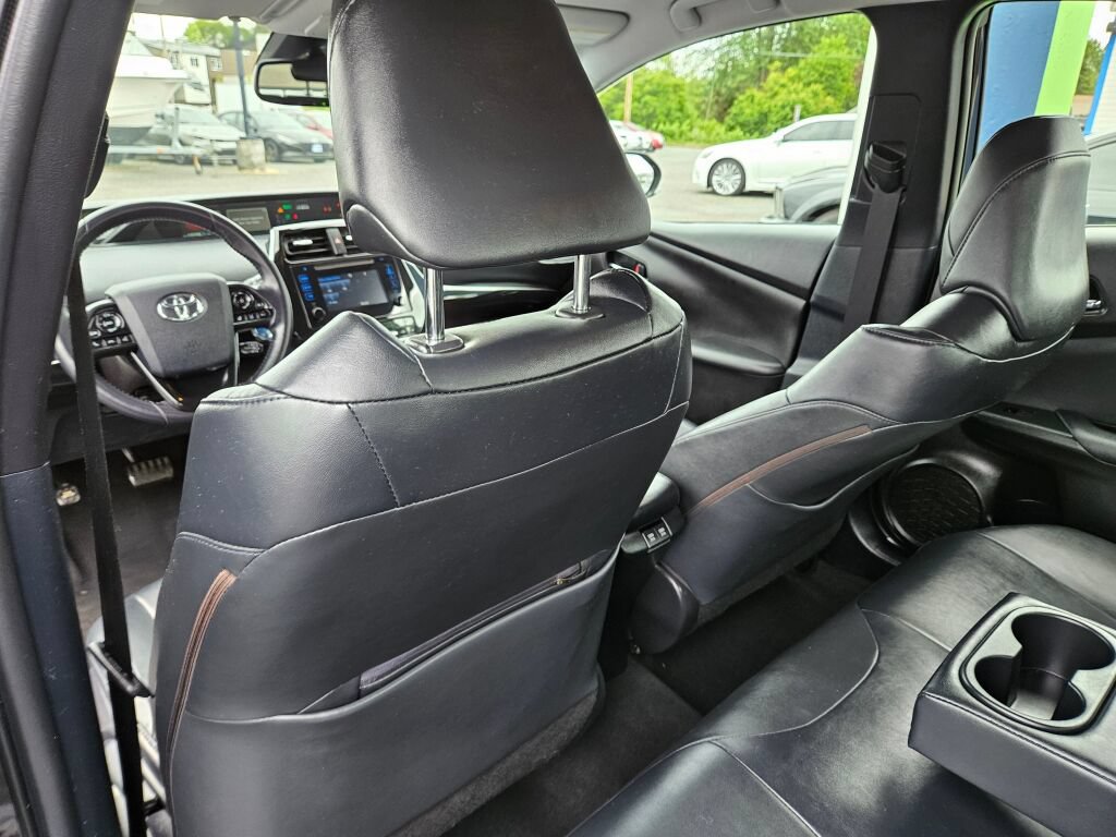 Used 2019 Toyota Prius XLE AWD/4WD image 16