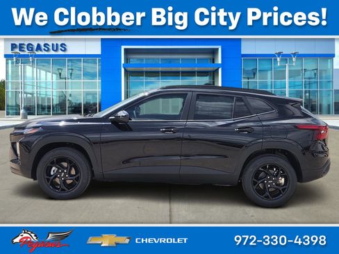 New 2026 Chevrolet Trax LT w/ Driver Confidence Package image 3