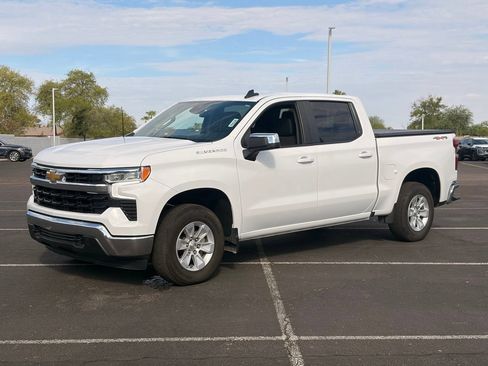 Used 2024 Chevrolet Silverado 1500 LT AWD/4WD image 29