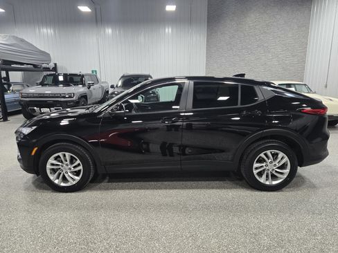 Certified 2024 Buick Envista Preferred w/ Convenience I Package image 2