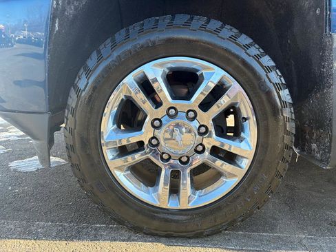 Used 2019 Chevrolet Silverado 2500 High Country w/ Duramax Plus Package image 17