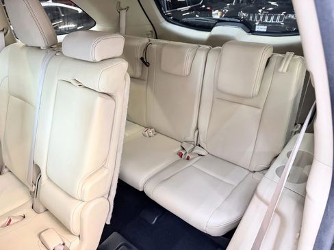 Used 2014 Toyota Highlander XLE image 25