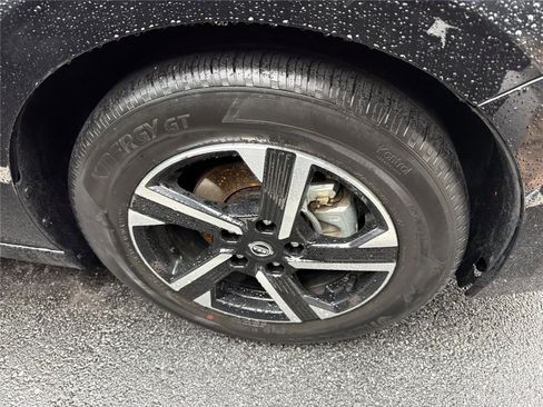 Used 2024 Nissan Sentra SV image 13