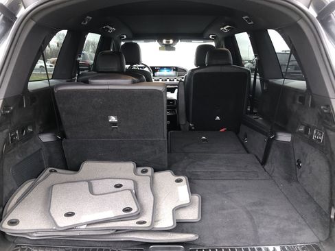 Used 2021 Mercedes-Benz GLS 450 4MATIC image 9