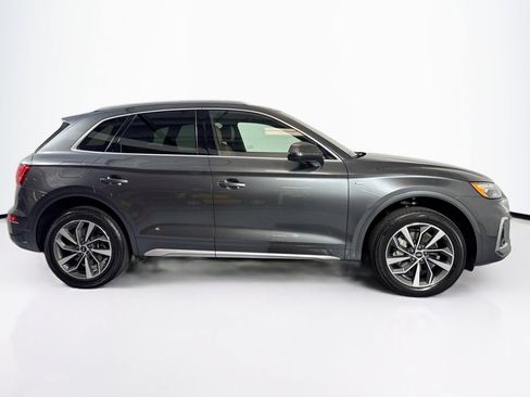 Used 2022 Audi Q5 2.0T Premium w/ Convenience Package AWD/4WD image 4