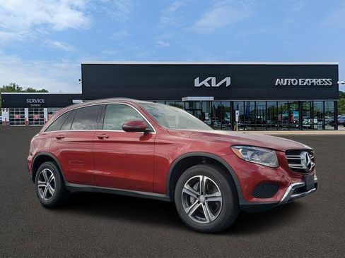 Used 2017 Mercedes-Benz GLC 300 4MATIC image 1