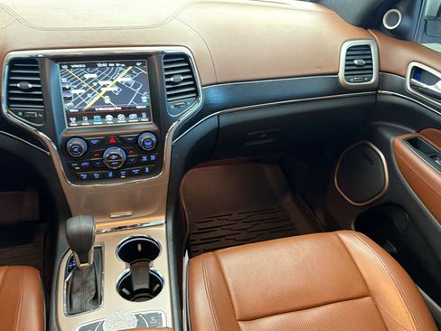 Used 2017 Jeep Grand Cherokee Summit w/ Platinum Series Group AWD/4WD image 29