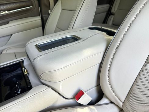 Used 2022 GMC Yukon Denali RWD image 59