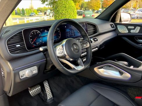 Used 2022 Mercedes-Benz GLS 450 4MATIC image 16