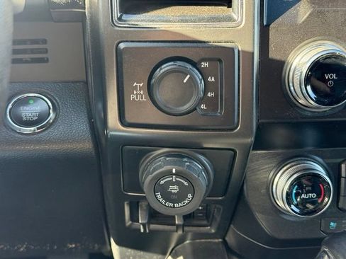 Used 2019 Ford F150 Lariat w/ Equipment Group 502A Luxury AWD/4WD image 23