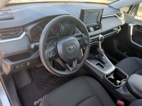 Used 2020 Toyota RAV4 LE FWD image 16