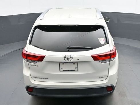 Used 2019 Toyota Highlander XLE image 27