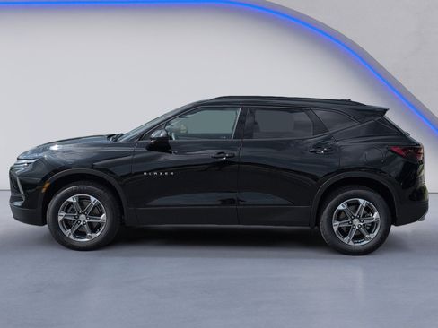Used 2024 Chevrolet Blazer LT w/ Convenience Package FWD image 3