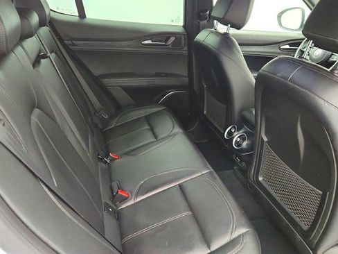 Used 2022 Alfa Romeo Stelvio Sprint image 23