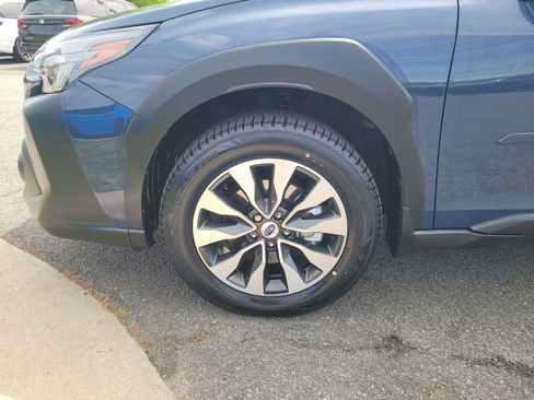 Used 2024 Subaru Outback Limited AWD/4WD image 9