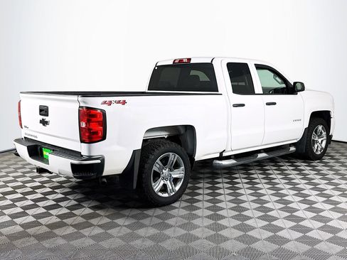 Used 2018 Chevrolet Silverado 1500 Custom w/ Custom Value Package AWD/4WD image 10