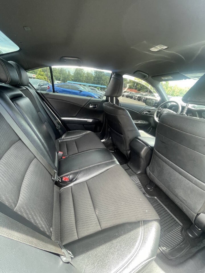 Used 2017 Honda Accord Sport image 18