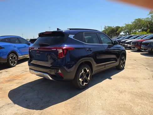 New 2026 Kia Seltos EX image 8