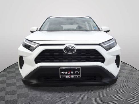 Used 2024 Toyota RAV4 XLE FWD image 5