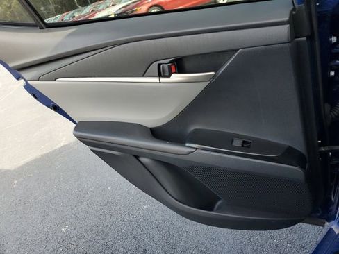 Used 2025 Toyota Camry LE w/ Convenience Package image 13