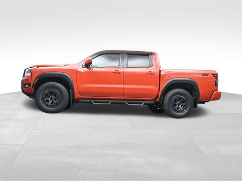 Used 2025 Nissan Frontier PRO-4X AWD/4WD image 18