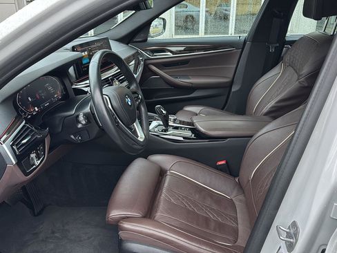 Used 2022 BMW 530i w/ Executive Package image 8