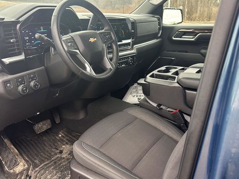 Used 2024 Chevrolet Silverado 1500 LT image 13