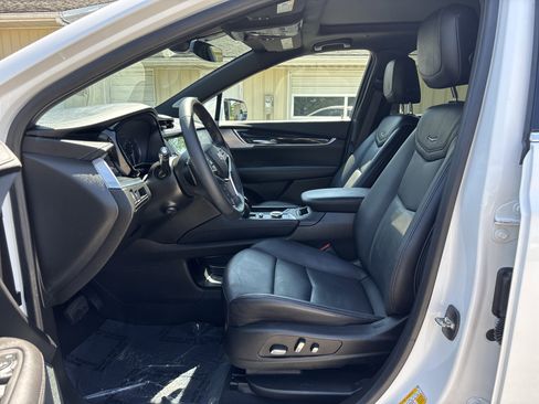 Used 2024 Cadillac XT5 Premium Luxury FWD image 17