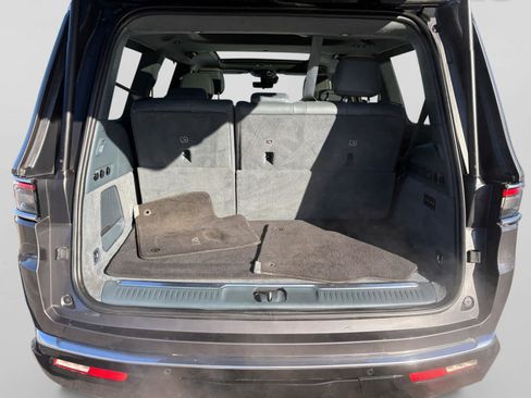 Used 2022 Jeep Grand Wagoneer Series II image 4