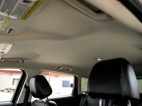 Used 2017 Ford Escape Titanium image 32