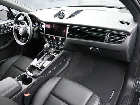 New 2026 Porsche Macan image 31