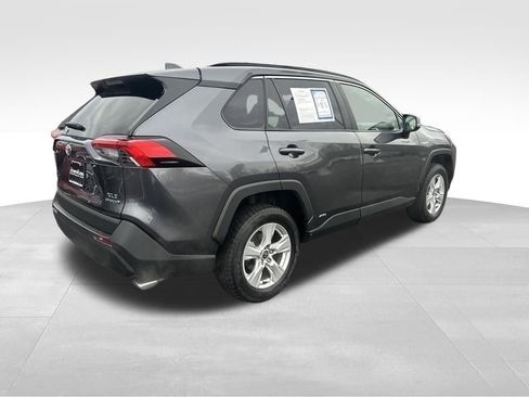 Used 2021 Toyota RAV4 XLE w/ Convenience Package image 7