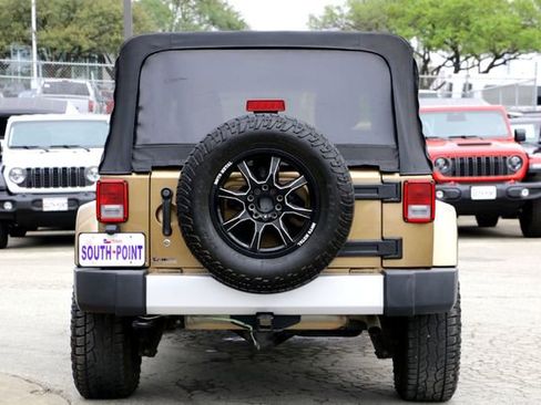 Used 2015 Jeep Wrangler Unlimited Sahara image 6