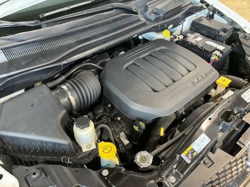 Used 2019 Dodge Grand Caravan SXT FWD image 25
