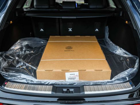 New 2025 Toyota Crown Signia XLE image 9