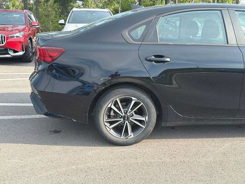 Used 2022 Kia Forte LXS FWD image 17