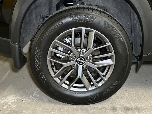 Used 2024 Nissan Rogue S image 7