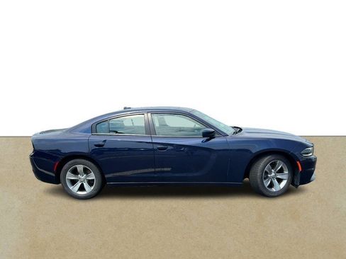 Used 2016 Dodge Charger SXT w/ Navigation & Travel Group RWD image 2