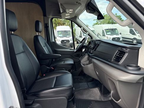 Used 2024 Ford Transit 250 148 Medium Roof RWD image 23