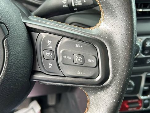 Used 2024 Jeep Gladiator Mojave w/ Technology Group image 14