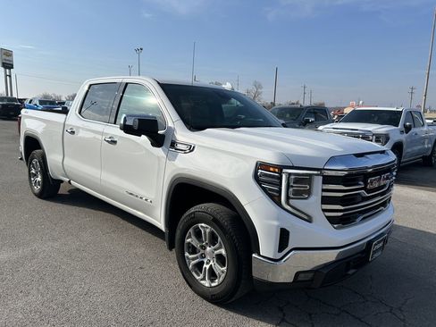 Used 2024 GMC Sierra 1500 SLT w/ SLT Convenience Package image 2