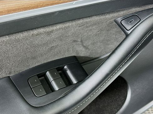 Used 2023 Tesla Model Y Long Range image 15