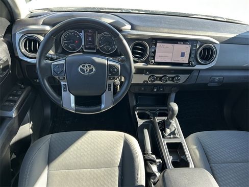 Used 2020 Toyota Tacoma SR5 image 17