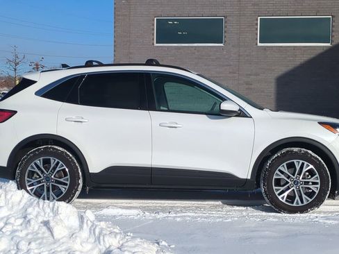 Used 2022 Ford Escape SEL image 9